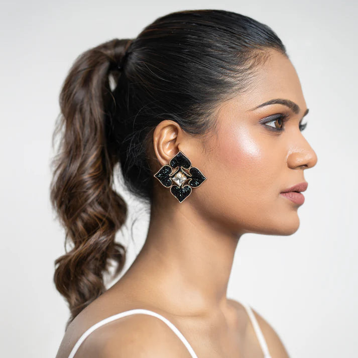 Macro Spade Stud Earrings - Reynara Jewelry | Queen Jewelry